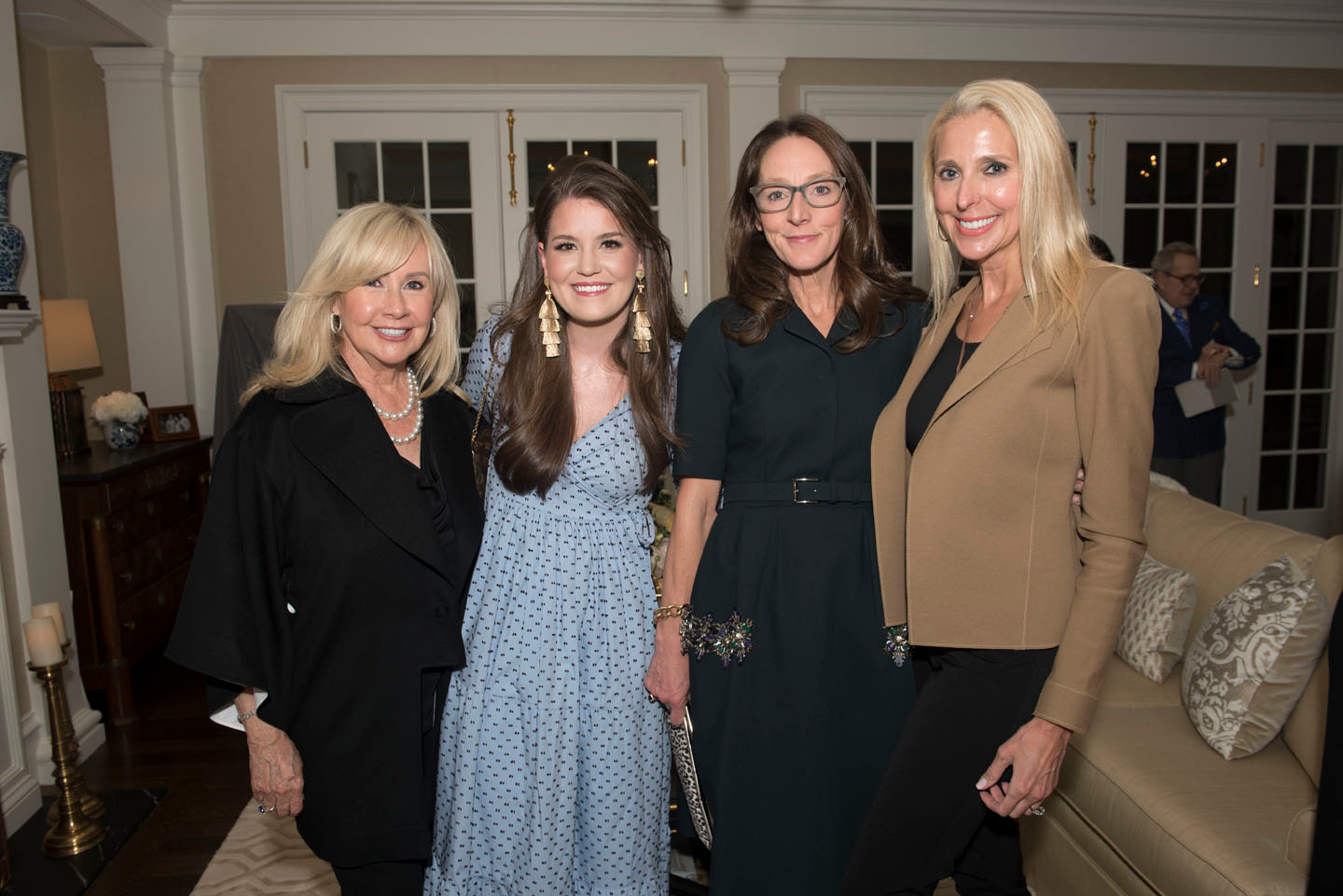 Nsider: Swan Ball Unveiling